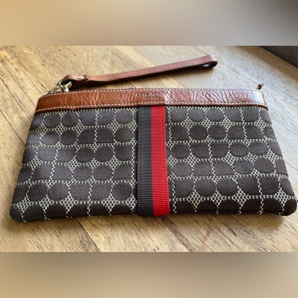 Kate Spade Chrissy Noel Wristlet Chocolate - Picture 2 of 16